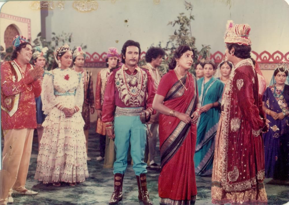 Probir Mitra, Tele Samad, Moti, Rozina, and Abdus Sattar in Rongin Sat Bhai Chompa (1987)