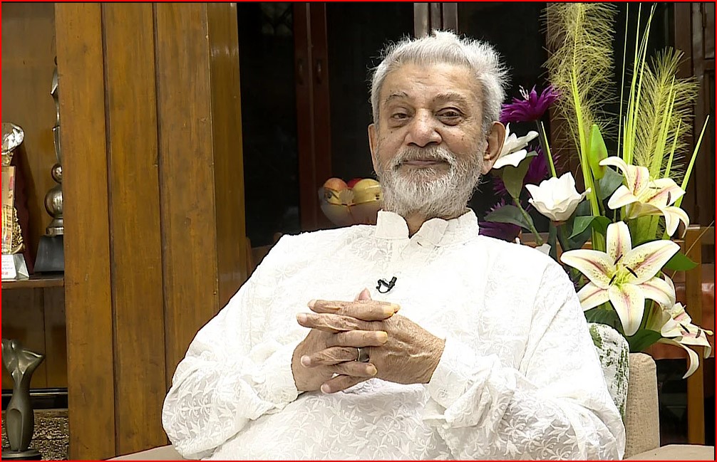 প্রবীর মিত্র এখন যেমন আছেন